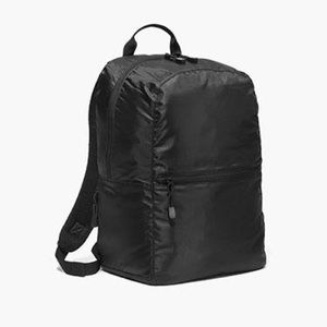 Lo & Sons Hanover travel backpack